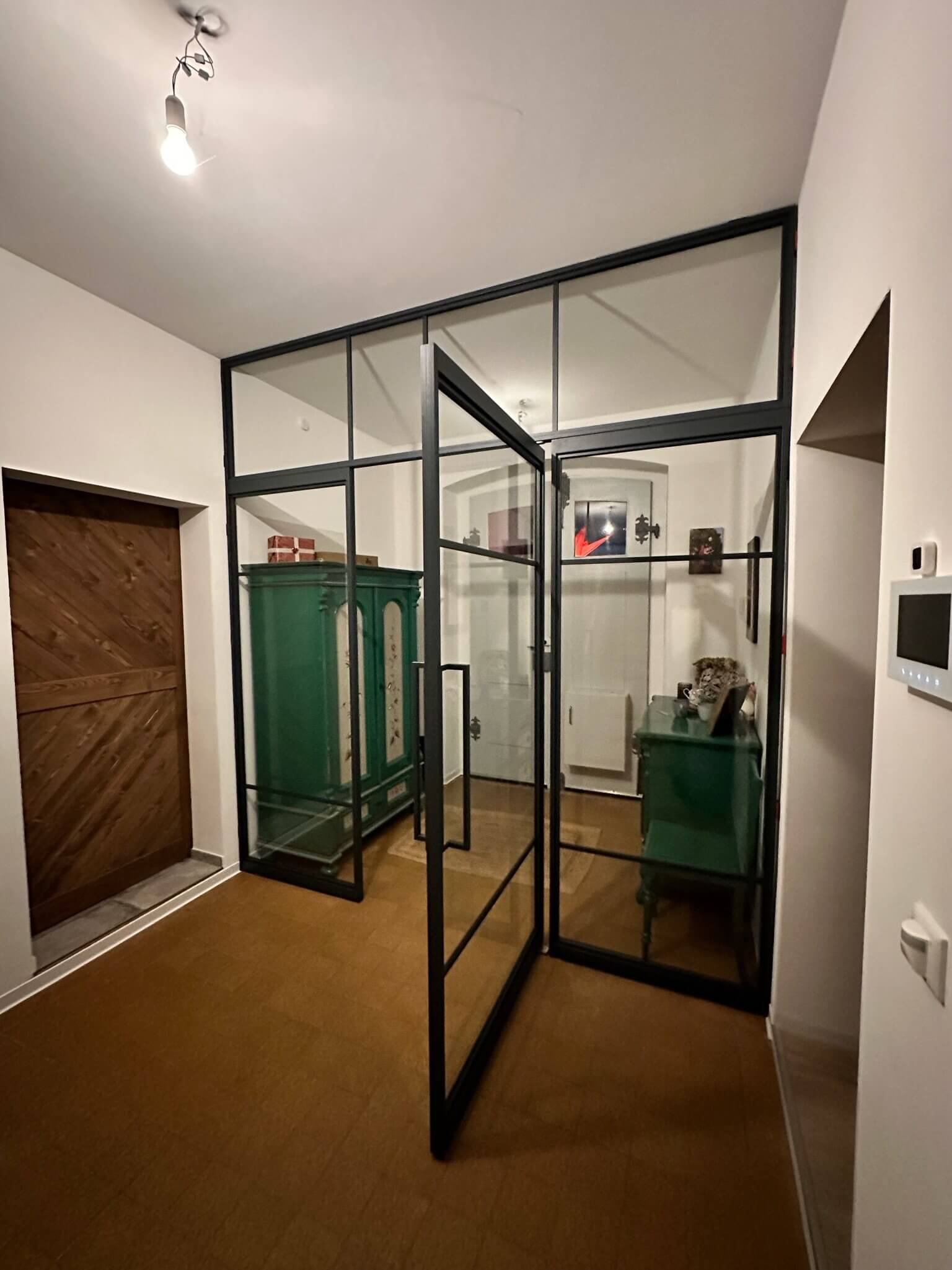 steel-interior-loft-pivot-tuer-01