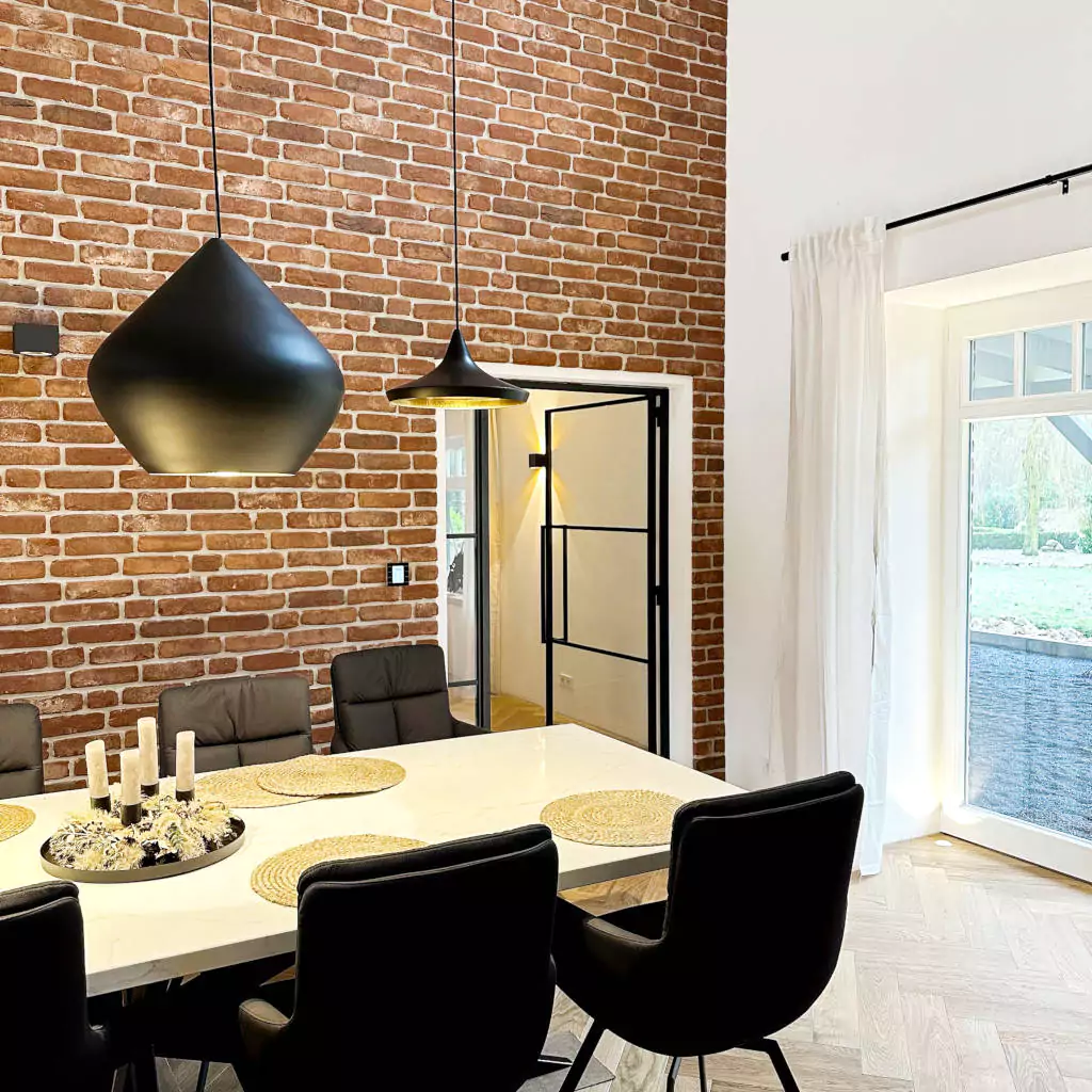 Hochwertige Lofttür mit Drehflügel im Loft Design