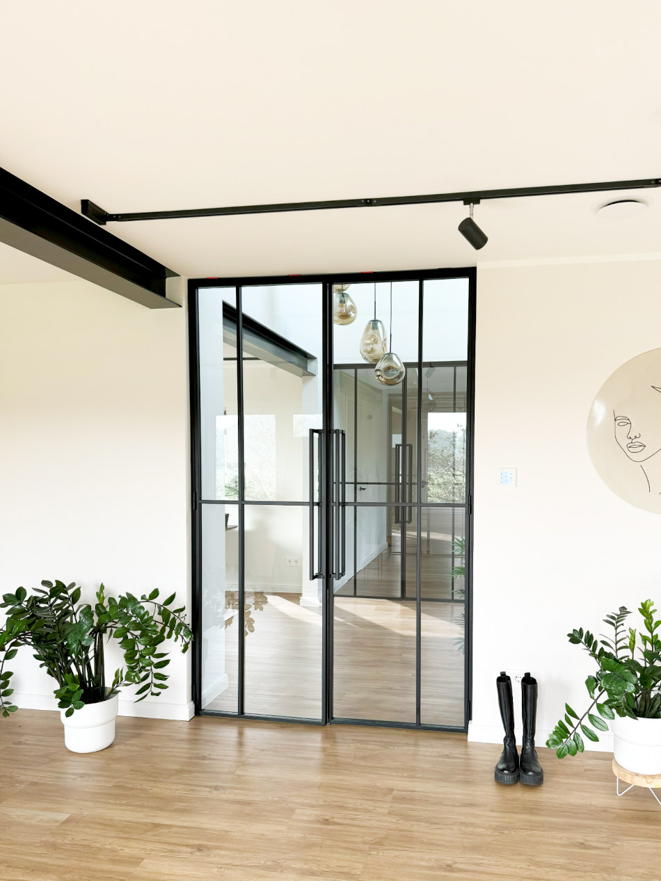 steel-interior-projekt-garrel-flur-wohnzimmer-doppeltür-drehtür-5