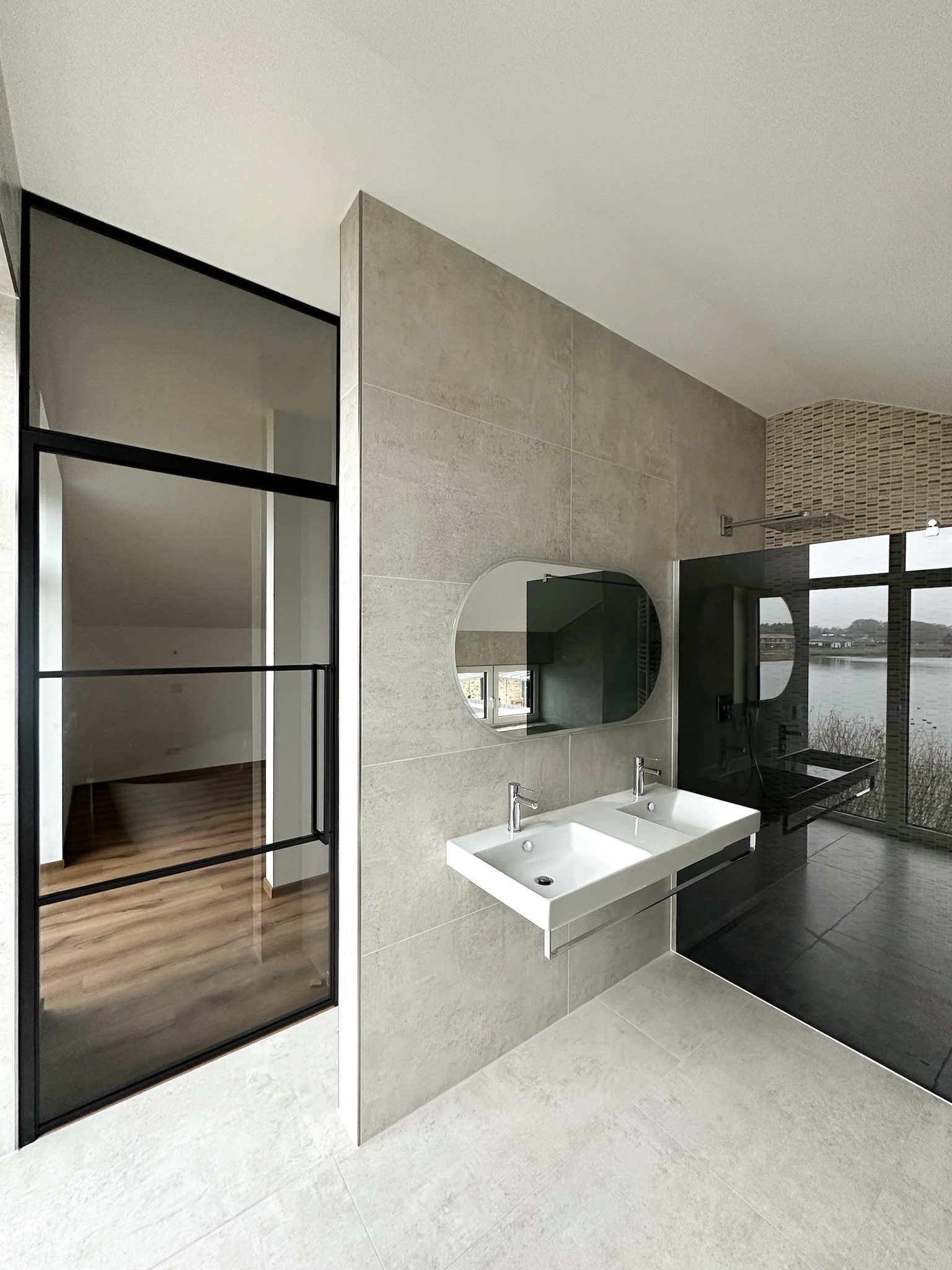 steel-interior-projekt-haseluenne-badezimmer-2-drehtür