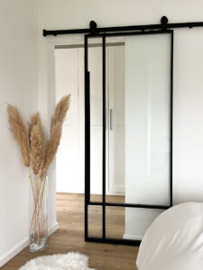 steel-interior-projekt-preetz-schlafzimmer-ankleidezimmer